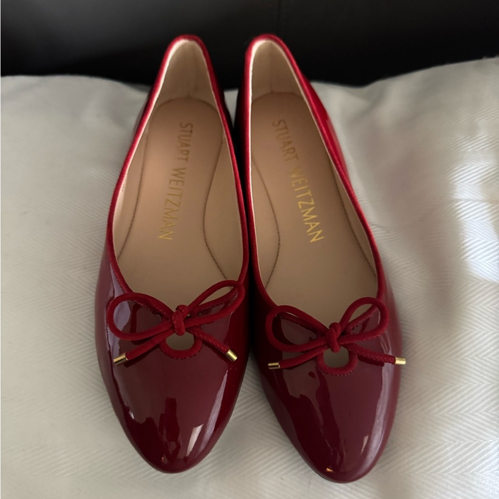 Stuart Weitzman Red patent leather shoe
